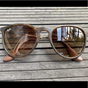 Women’s Ray-Ban Sunglasses
